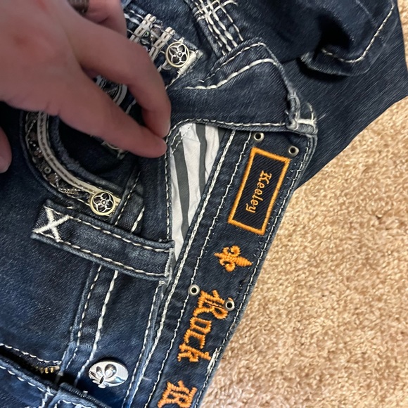 SOLD 🚫 NWOT Rock Revival Keeley bootcut jeans! - Picture 4 of 6